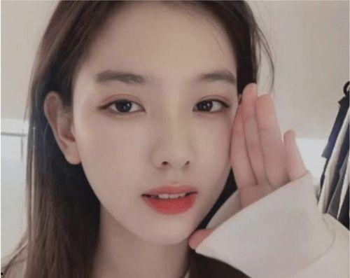 刘恋最新爆料微博号,揭秘娱乐圈幕后真相!” 第3张 刘恋最新爆料微博号,揭秘娱乐圈幕后真相!” 第3张